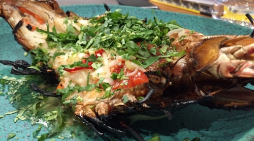 Camarão tigre escalado com molho especial do OKA